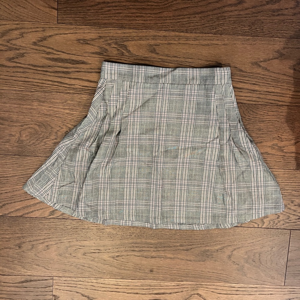 Tan and black plaid skirt
